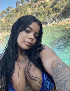 613935131: Chica busca chico en Gerona