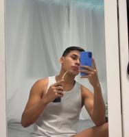 631232992: Chico busca chica en Barcelona