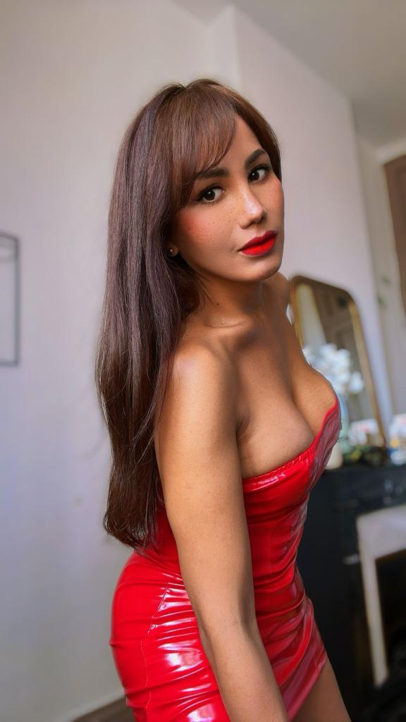 603808154: Transexual en Cádiz