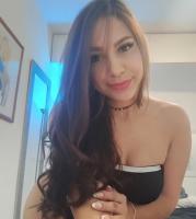 664553170: Chica busca chico en Barcelona