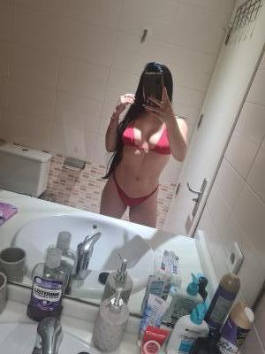 661278505: Chica busca chico en Cádiz