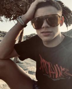 627135181: Chico busca chica en Las Palmas