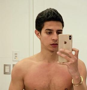 647335856: Chico busca chica en Valencia