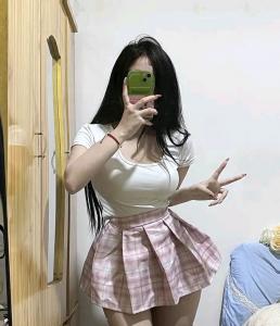 688432150: Chica busca chico en Madrid