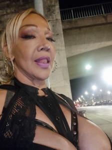 663439766: Transexual en León