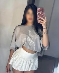 614551064: Chica busca chico en Sevilla