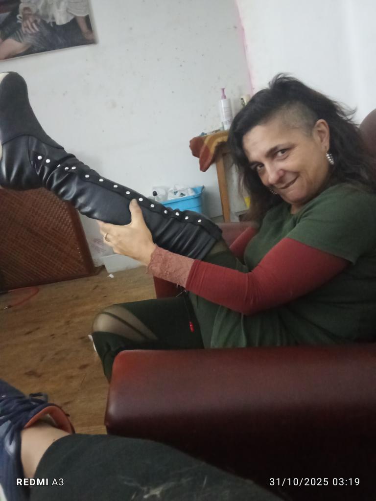 621058921: Chica busca chico en Pontevedra