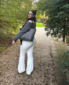 613287363: Chica busca chico en Madrid