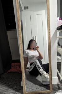 603191945: Chica busca chico en Madrid