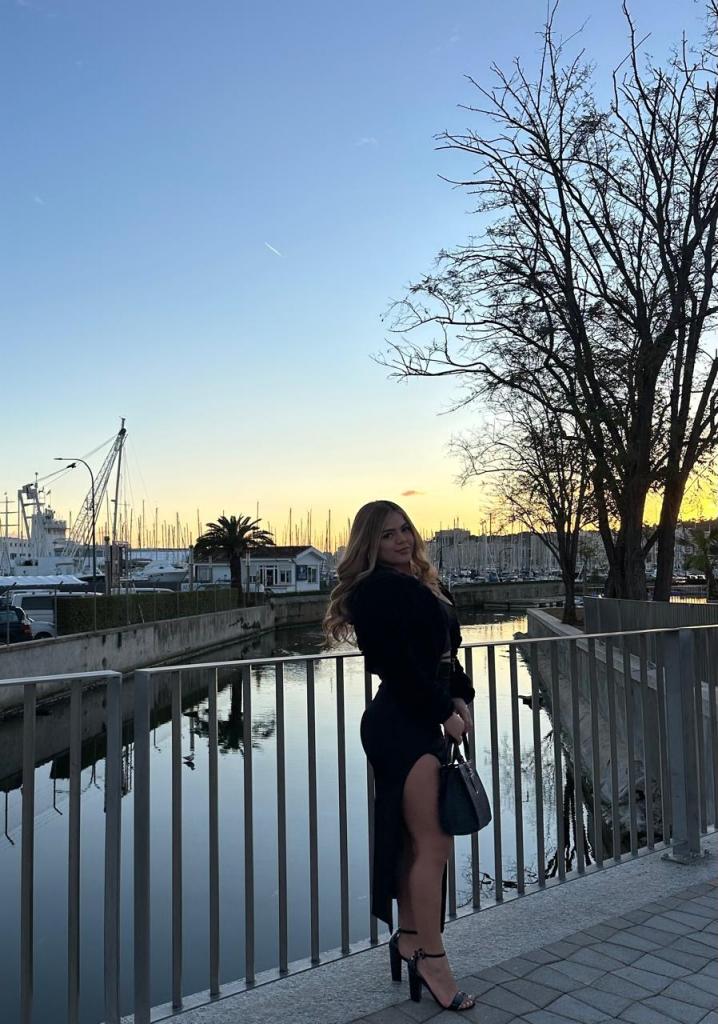 647695790: Chica busca chico en Mallorca