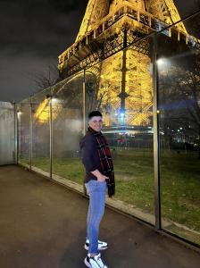 631341789: Chico busca chica en Lugo