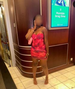 613579975: Chica busca chico en Madrid