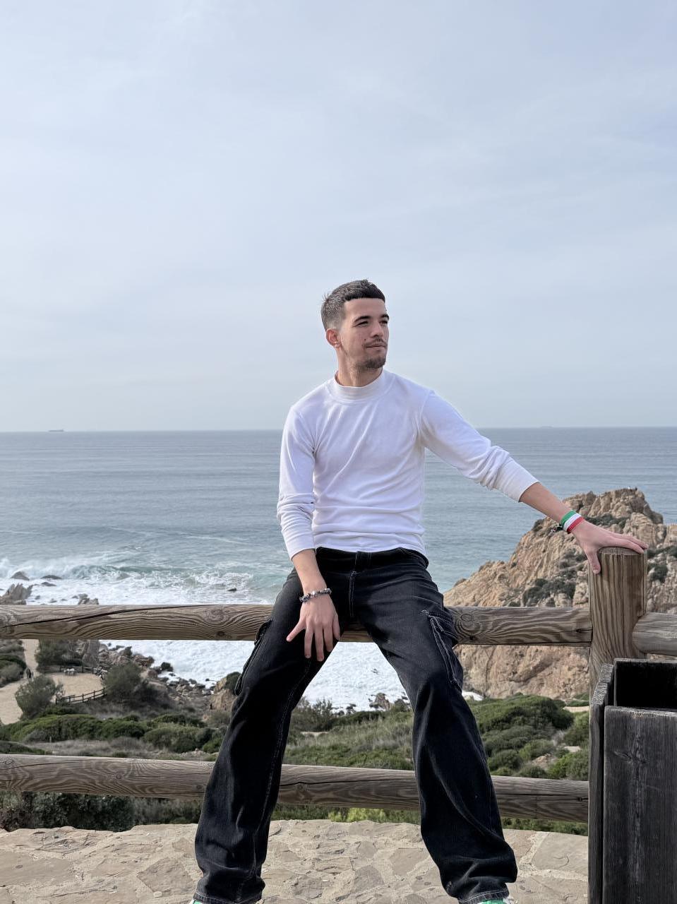 631946865: Chico busca chica en Zaragoza