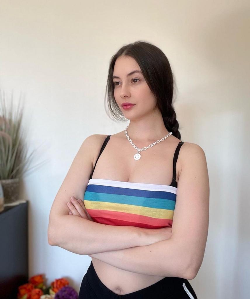 Chica busca chico en Alicante: Chica busca chico