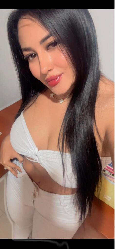 603532671: Chica busca chico en Sevilla