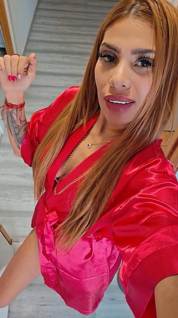 631126761: Chica busca chico en La Coruña