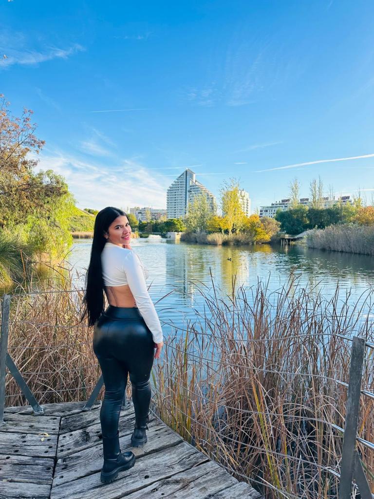 610886353: Chica busca chico en Murcia