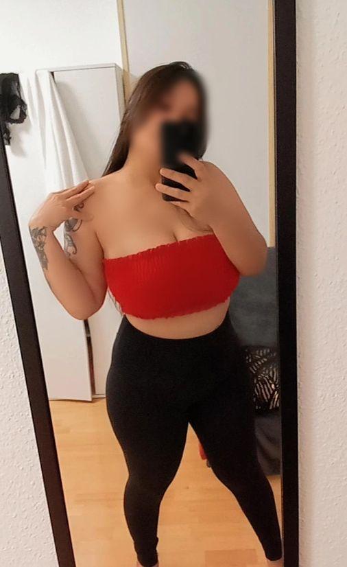 684708461: Chica busca chico en Madrid