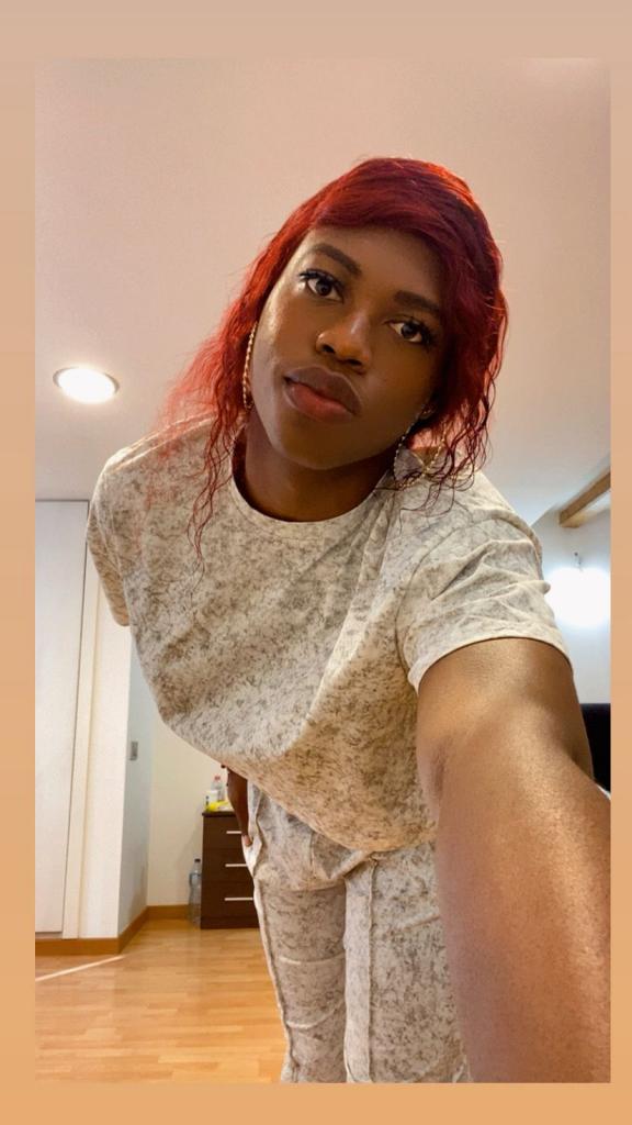 687123603: Transexual en Barcelona