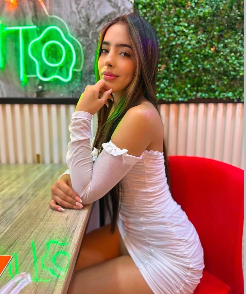 631810770: Chica busca chico en Madrid