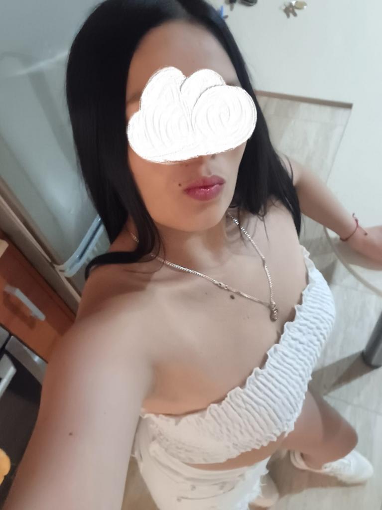 643398061: Chica busca chico en Murcia