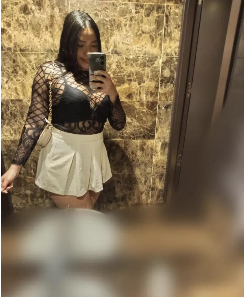 643290924: Chica busca chico en León