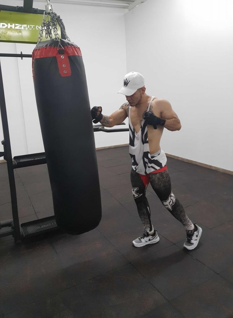 643564509: Chico busca chica en Valencia