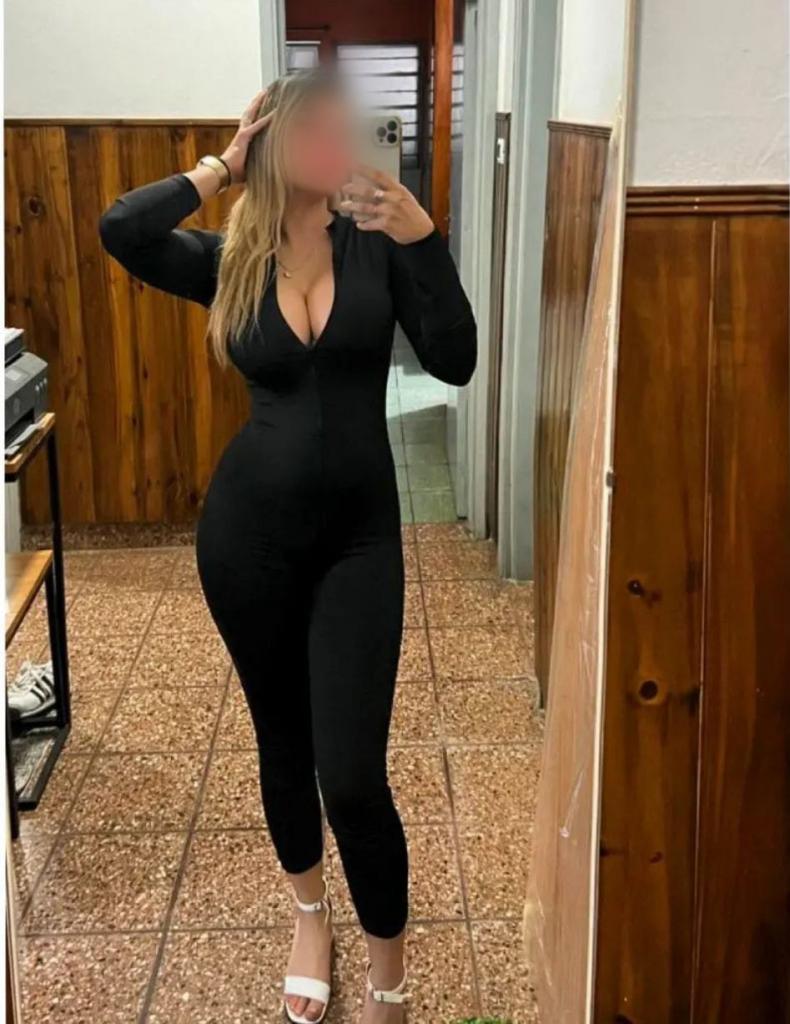 657106924: Chica busca chico en La Coruña