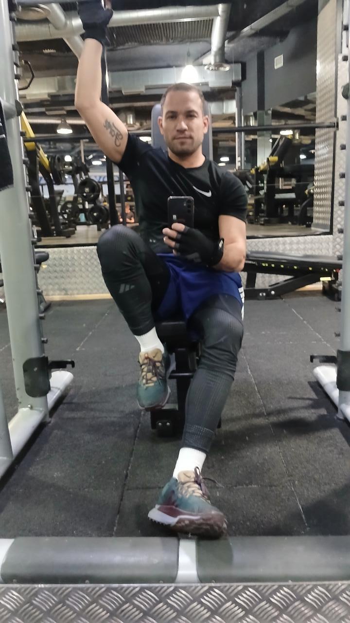 633811824: Chico busca chica en Madrid