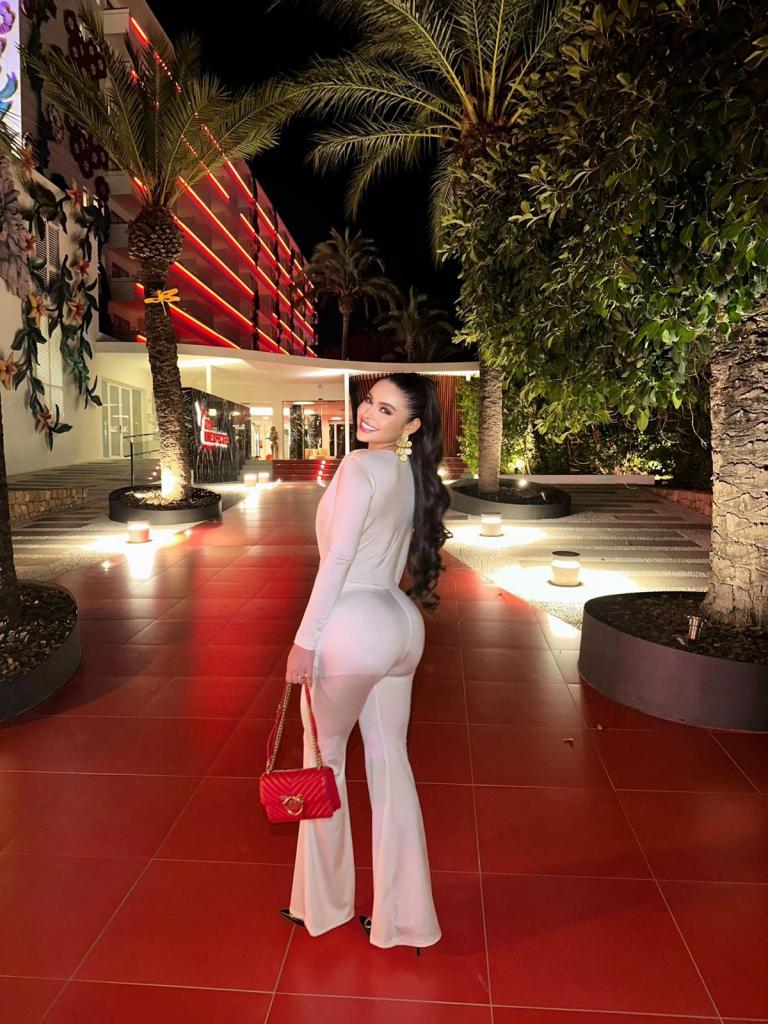 663749942: Chica busca chico en Madrid