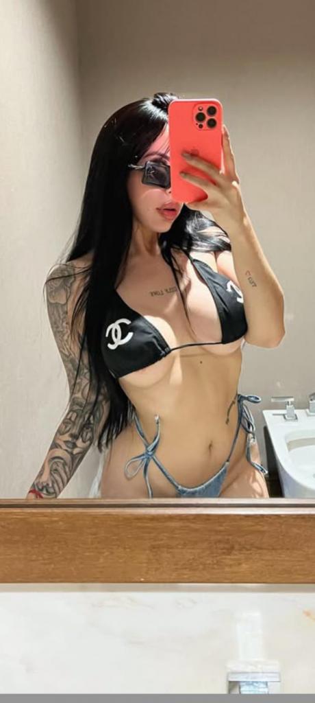 647308403: Chica busca chico en Gerona