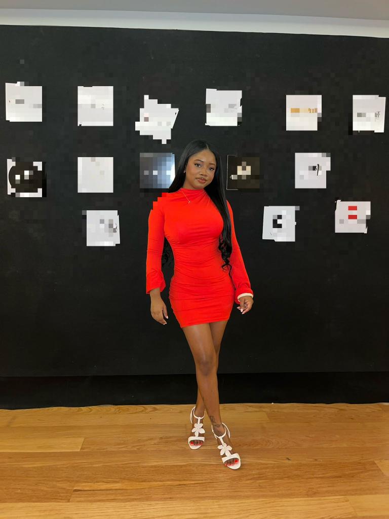 698405386: Chica busca chico en Sevilla