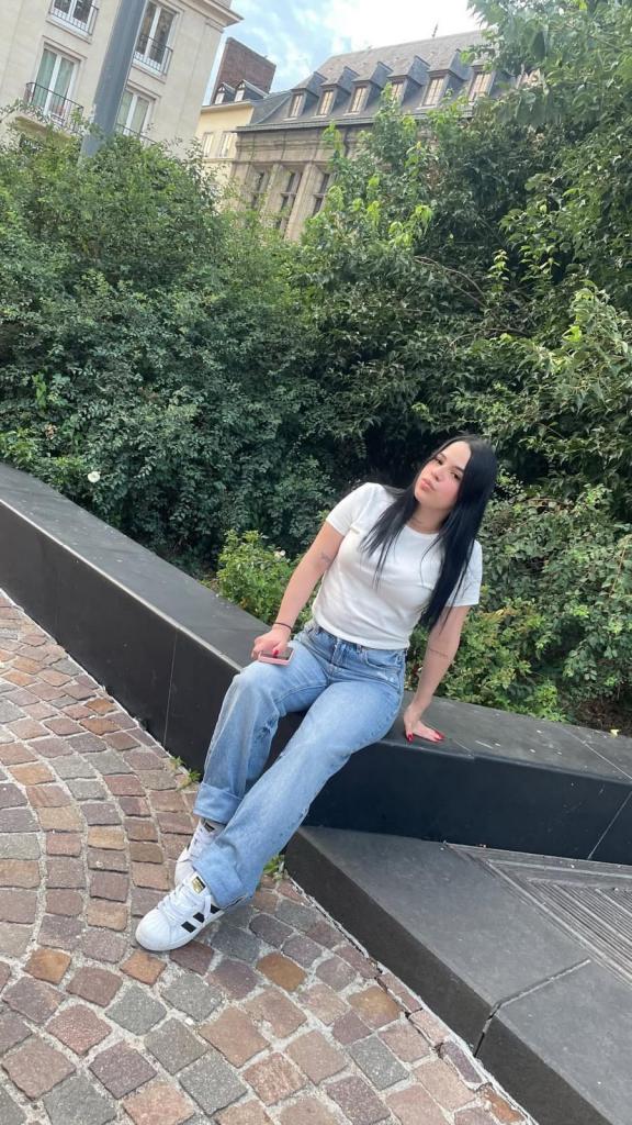 742086631: Chica busca chico en Sevilla