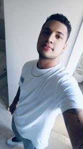 663496572: Chico busca chica en Valencia