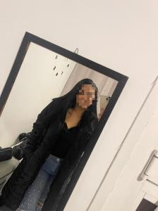 614826321: Chica busca chico en Madrid