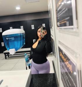 631107464: Chica busca chico en Málaga