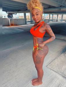 632273422: Chica busca chico en Barcelona