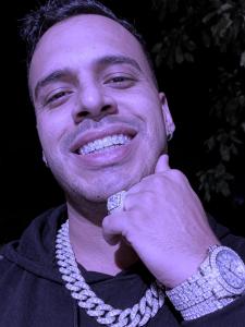 674067103: Chico busca chica en Ibiza