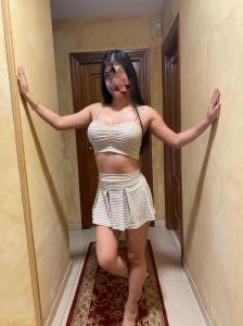 664874220: Chica busca chico en Madrid