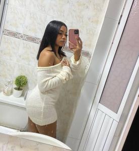 670040594: Chica busca chico en Málaga