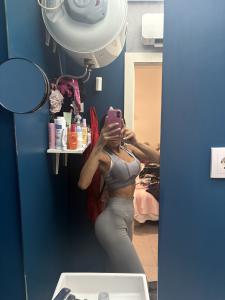 670336306: Chica busca chico en Alicante