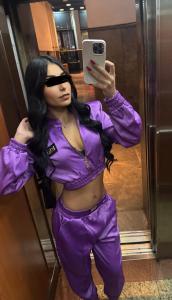 643764601: Chica busca chico en Barcelona