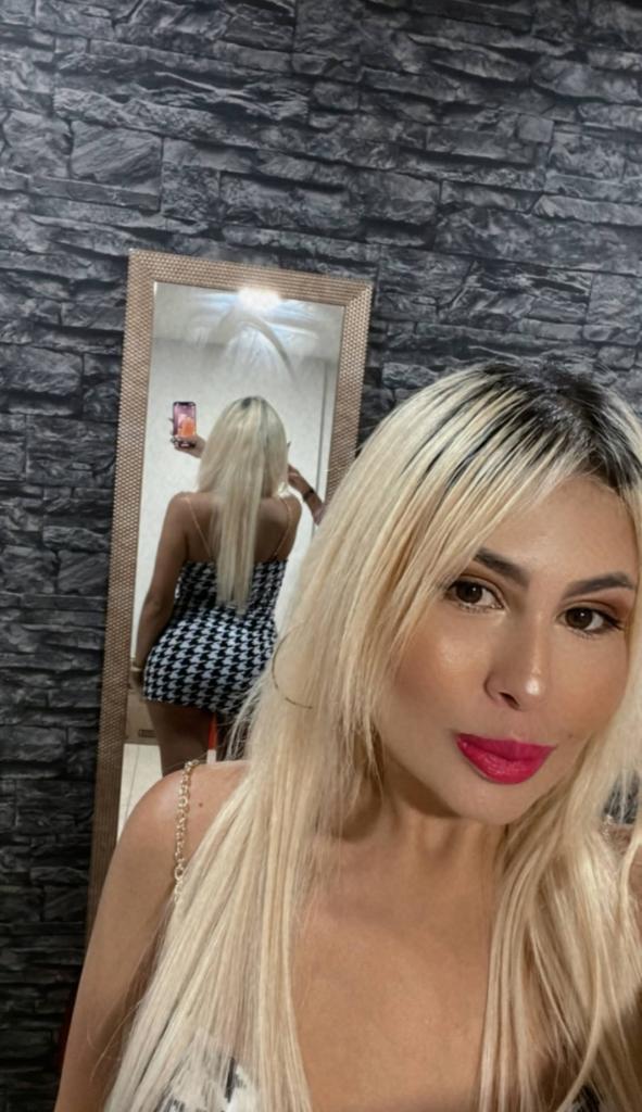 667887217: Chica busca chico en Madrid