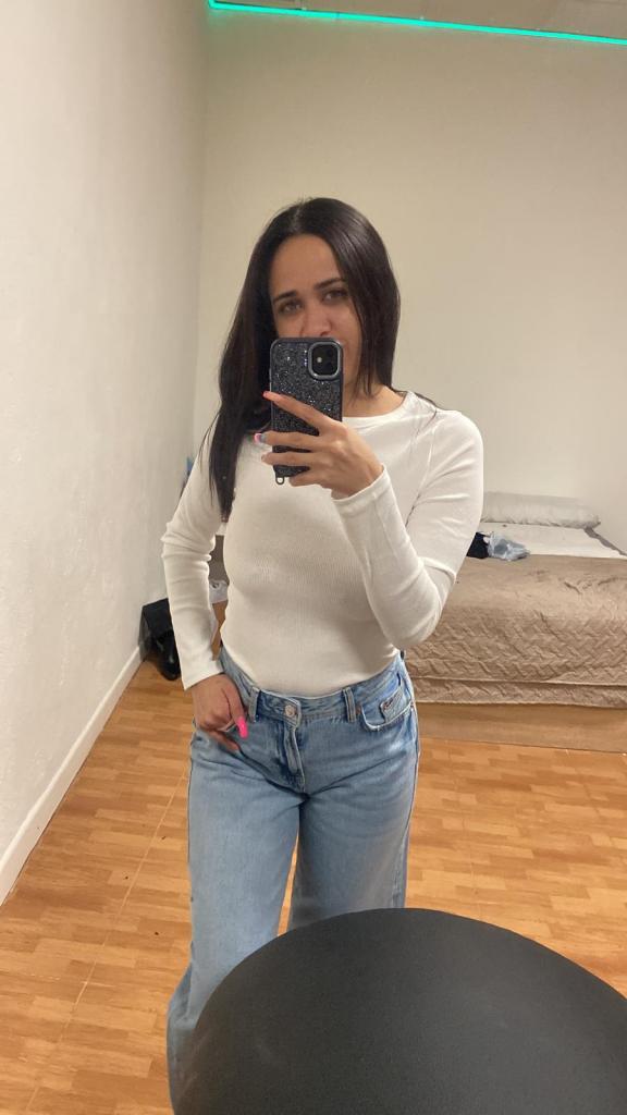 663998212: Chica busca chico en Valencia