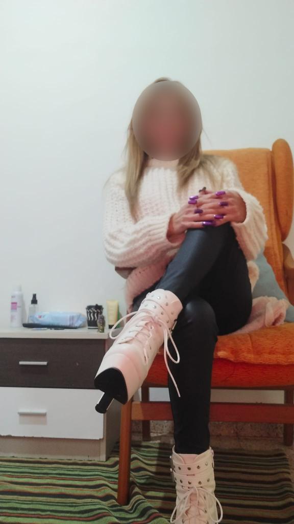 624282261: Chica busca chico en Soria