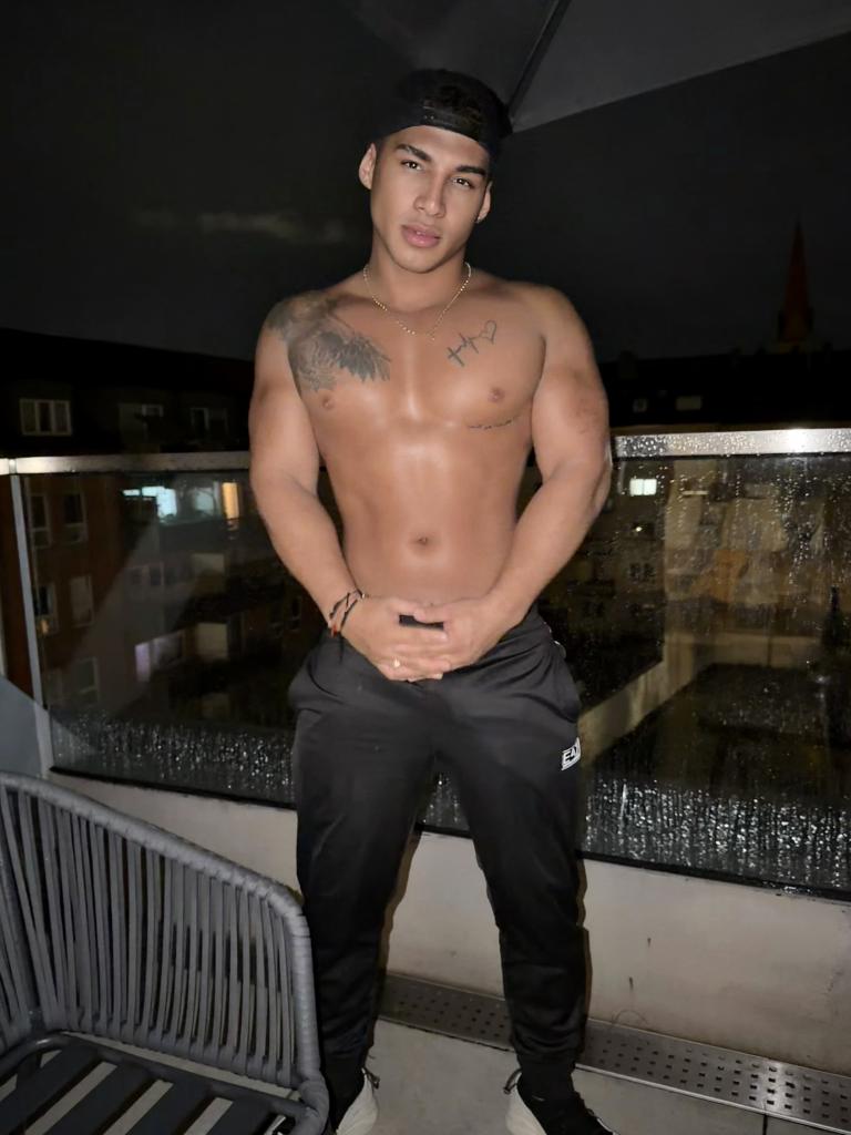 674045903: Chico busca chica en Barcelona