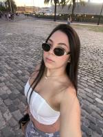 643737550: Chica busca chico en La Coruña