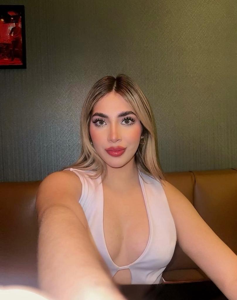 Chica busca chico en Almería: 