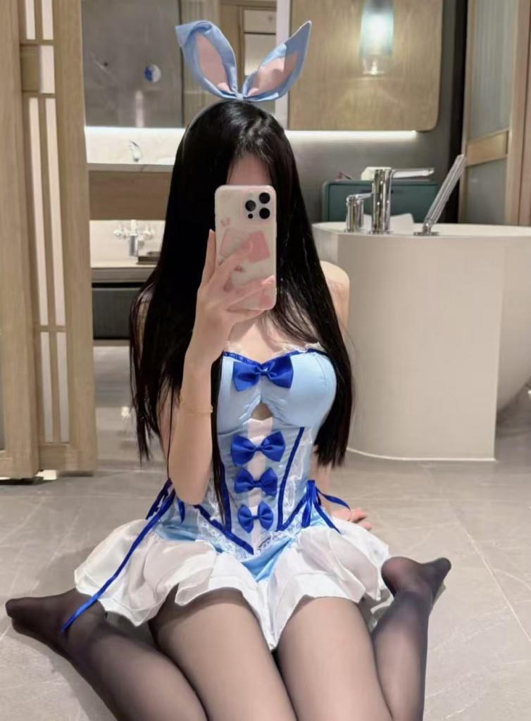 697887716: Chica busca chico en Barcelona