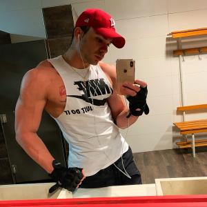 607451580: Chico busca chica en Málaga